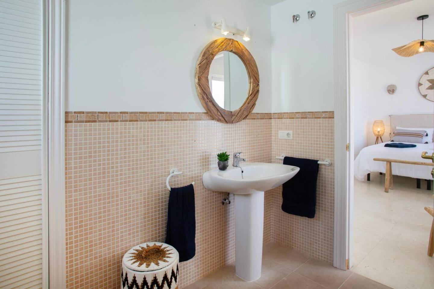 Sea View Penthouse In Historic Pueblo Apartament Mijas